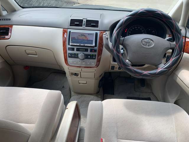 2006 Toyota Ipsum – thumbnail 2
