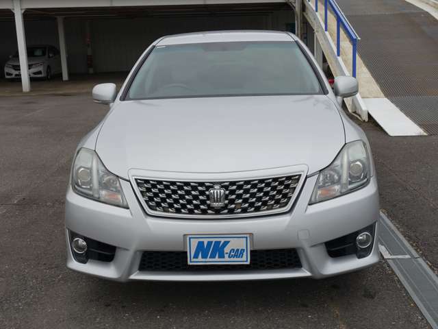 2010 Toyota Crown Athlete – thumbnail 2