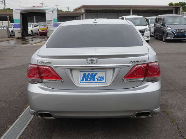 2010 Toyota Crown Athlete – thumbnail 3