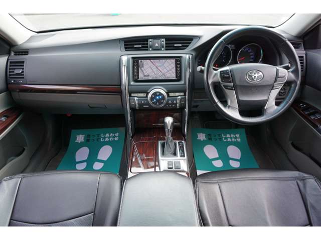 2010 Toyota Mark X – thumbnail 3