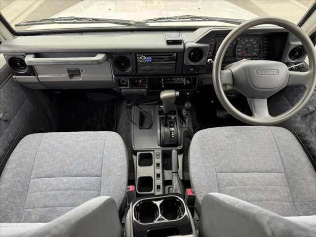 2000 Toyota Land Cruiser 70 – thumbnail 2