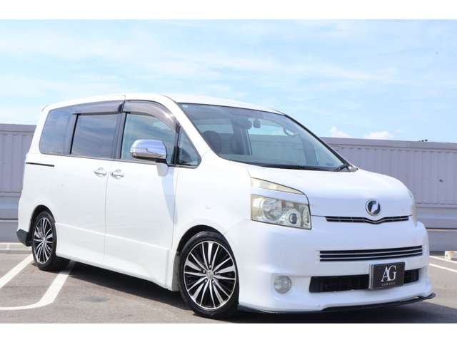 2009 Toyota Voxy – thumbnail 4