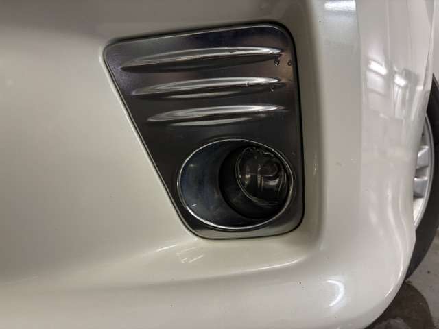 2010 Nissan Serena – thumbnail 4