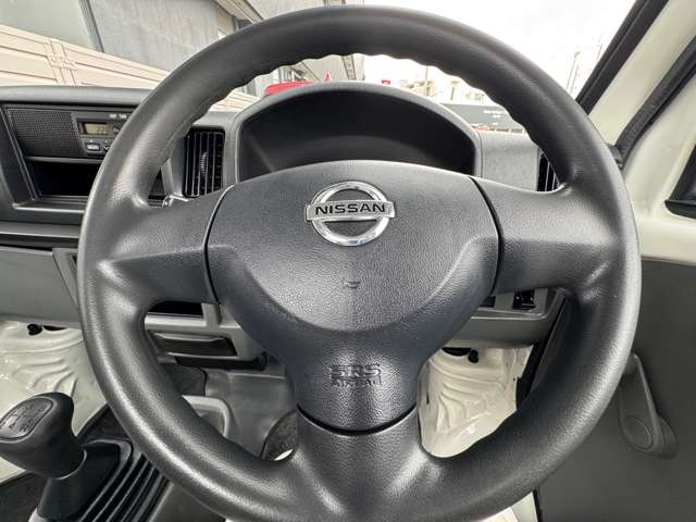 2010 Nissan Clipper Truck – thumbnail 3