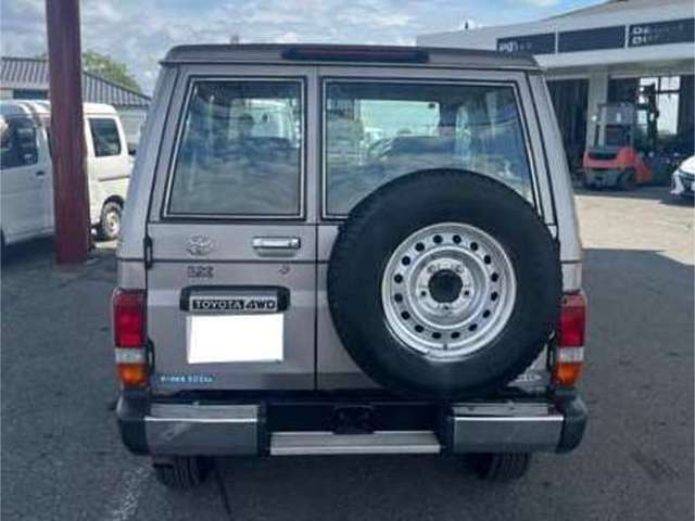 2002 Toyota Land Cruiser 70 – thumbnail 4