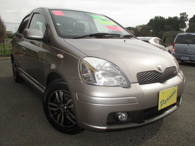 2004 Toyota Vitz