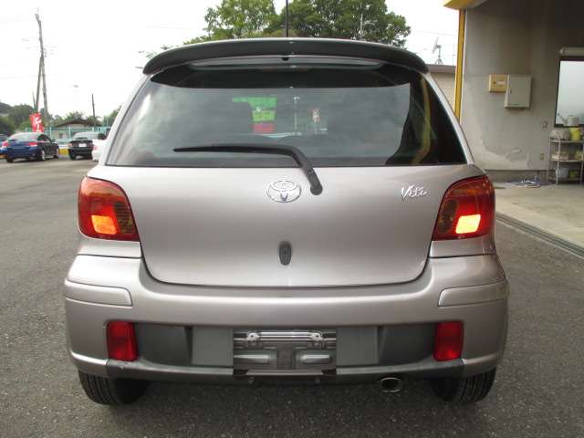 2004 Toyota Vitz – thumbnail 3