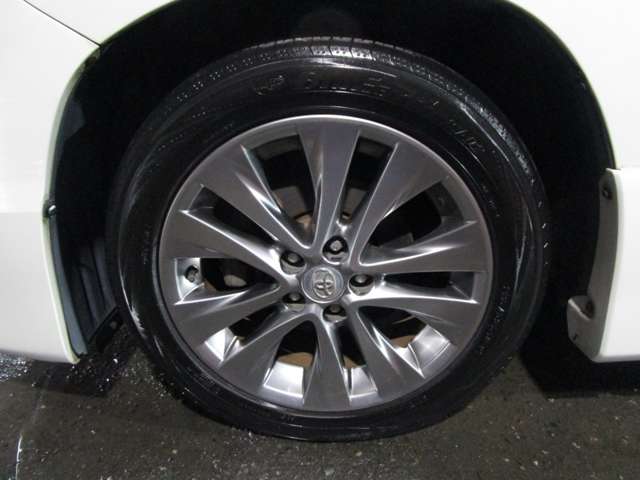 2010 Toyota Vellfire – thumbnail 2