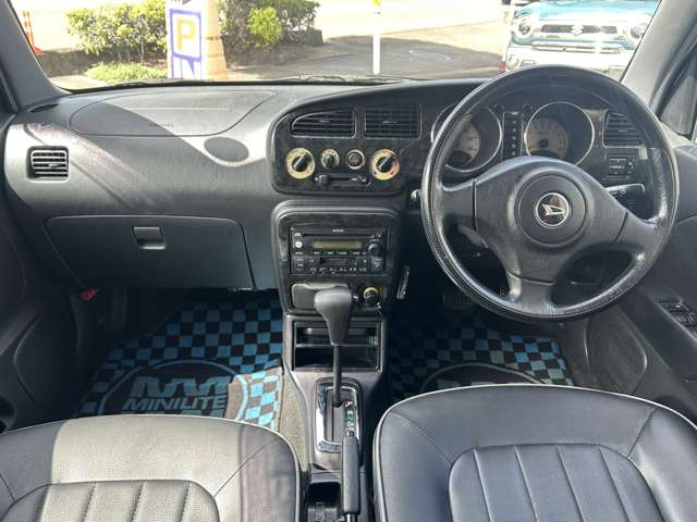 2004 Daihatsu Mira Gino – thumbnail 2