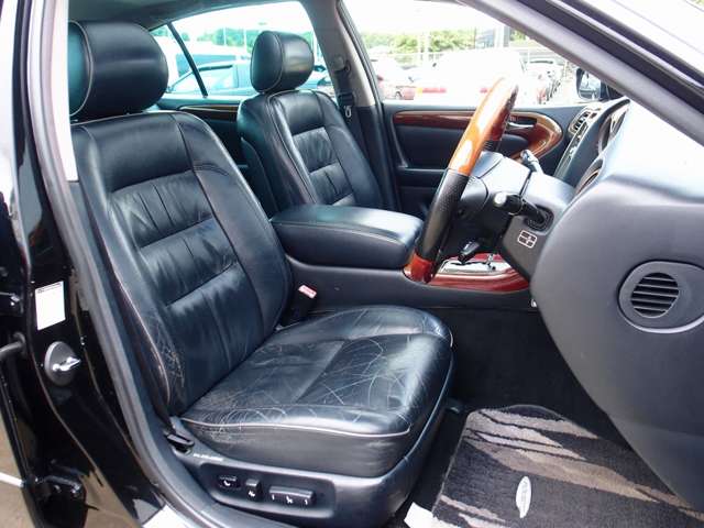 2002 Toyota Aristo – thumbnail 4