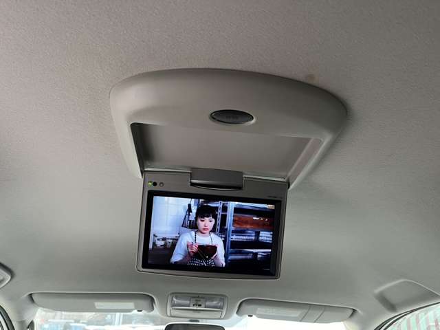 2009 Toyota Voxy – thumbnail 4