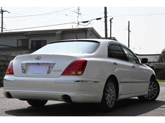 2008 Toyota Crown Majesta – thumbnail 3