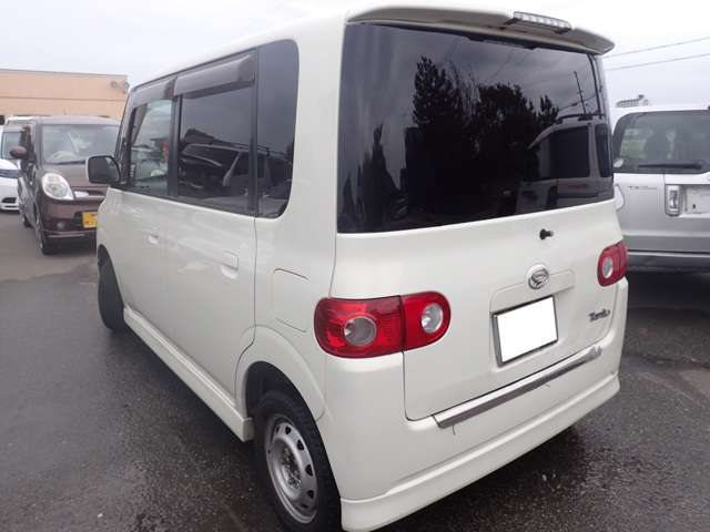 2004 Daihatsu Tanto – thumbnail 4