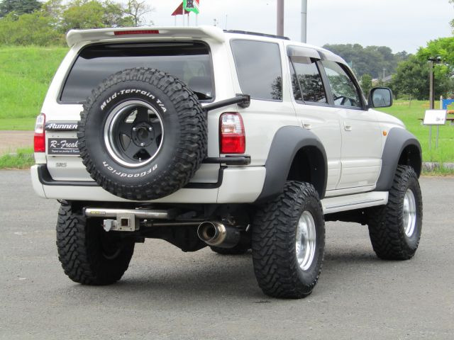 2000 Toyota Hilux Surf – thumbnail 4