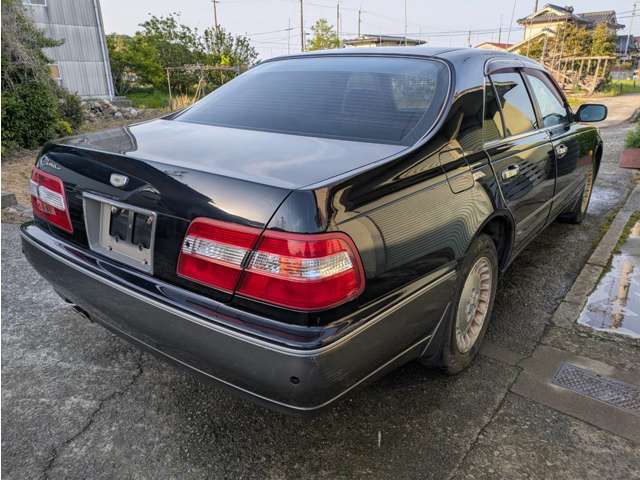 1997 Nissan Cima – thumbnail 3