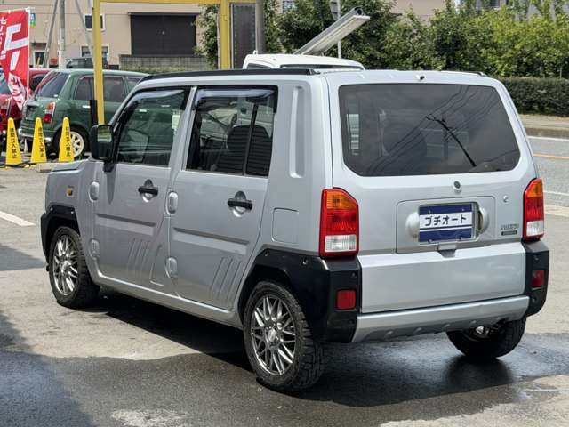 2003 Daihatsu Naked – thumbnail 2