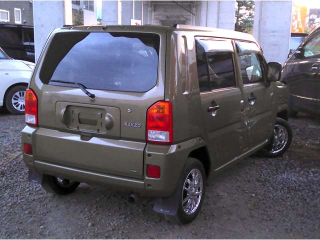 2003 Daihatsu Naked – thumbnail 2