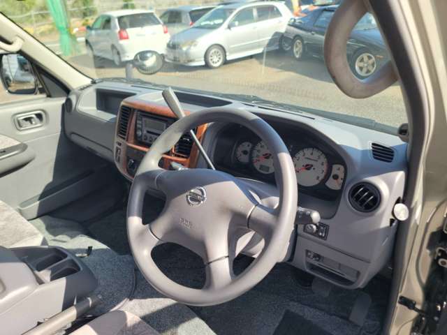 2007 Nissan Caravan – thumbnail 3