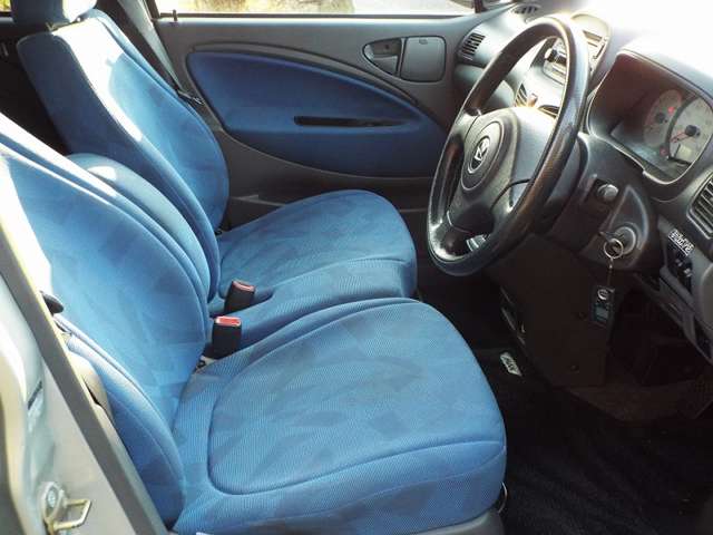 2004 Daihatsu MAX – thumbnail 4
