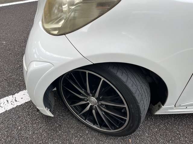 2009 Toyota iQ – thumbnail 3