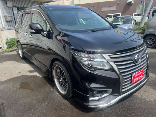 2010 Nissan Elgrand – thumbnail 4