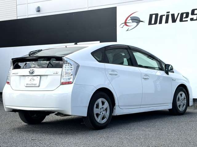 2010 Toyota Prius – thumbnail 4