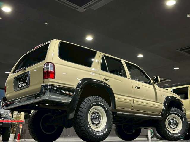 1997 Toyota Hilux Surf – thumbnail 2