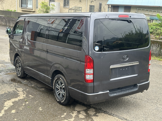2008 Toyota Hiace – thumbnail 4