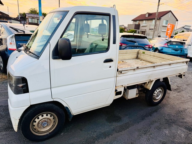 2010 Nissan Clipper Truck – thumbnail 3