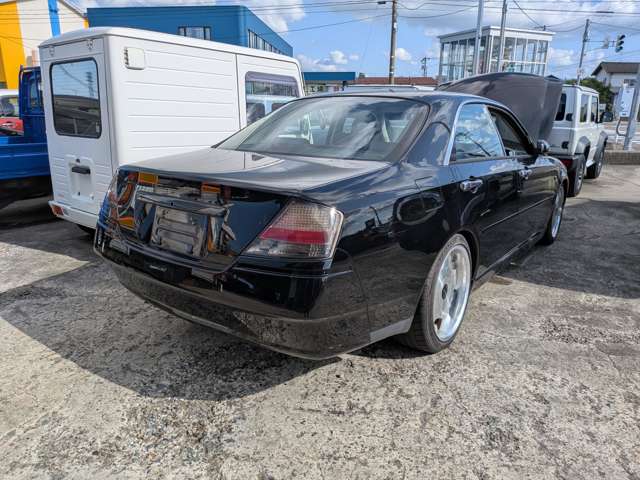 2002 Nissan Gloria – thumbnail 2
