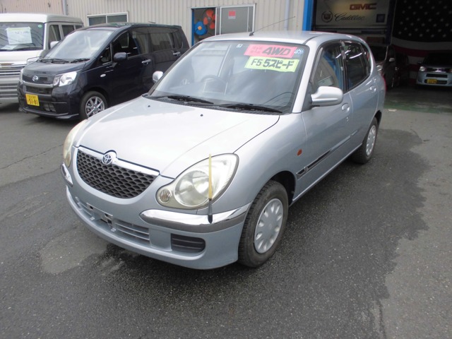 2003 Toyota Duet