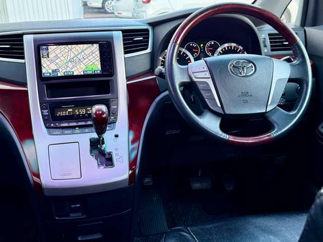 2008 Toyota Vellfire – thumbnail 4