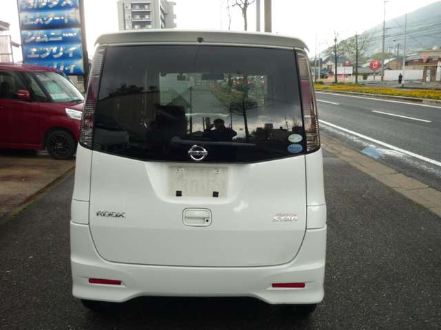 2010 Nissan Roox – thumbnail 4