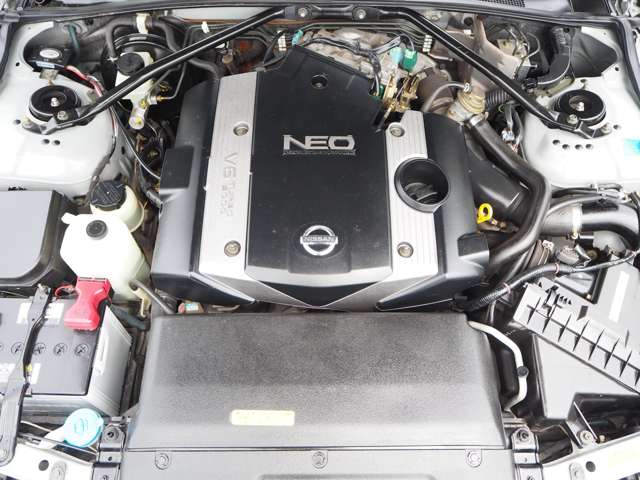2004 Nissan Gloria – thumbnail 3