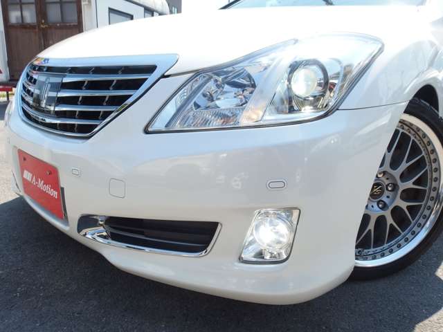 2009 Toyota Crown Royal – thumbnail 4