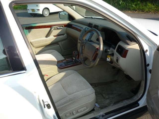 2000 Toyota Crown Royal – thumbnail 3