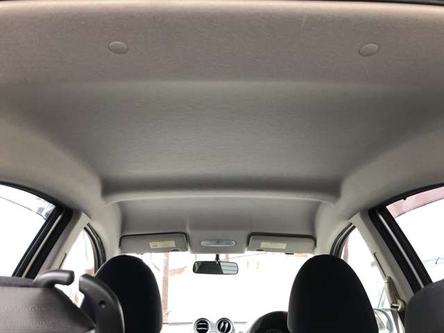 2010 Nissan March – thumbnail 4