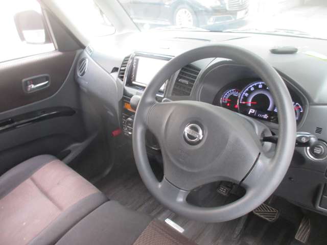 2010 Nissan Roox – thumbnail 4