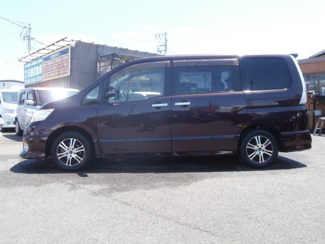 2010 Nissan Serena – thumbnail 4