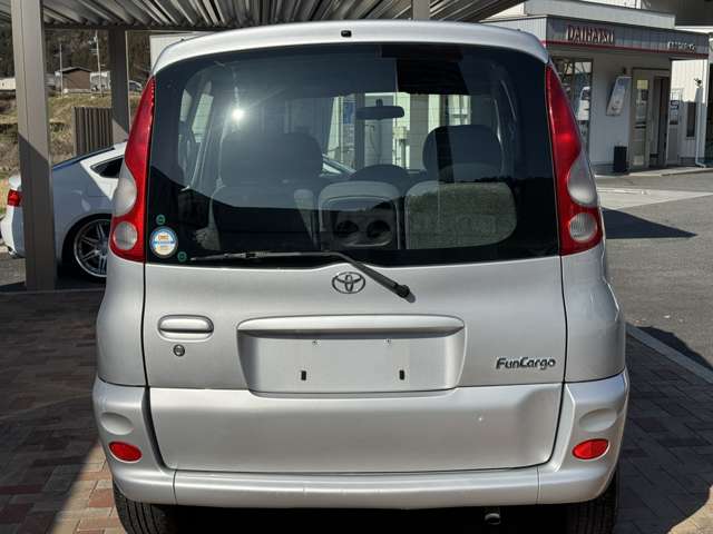 2009 Toyota Funcargo – thumbnail 4