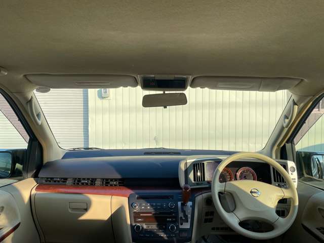 2005 Nissan Elgrand – thumbnail 2