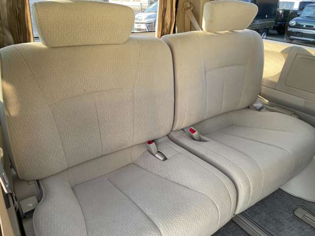 2005 Nissan Elgrand – thumbnail 4