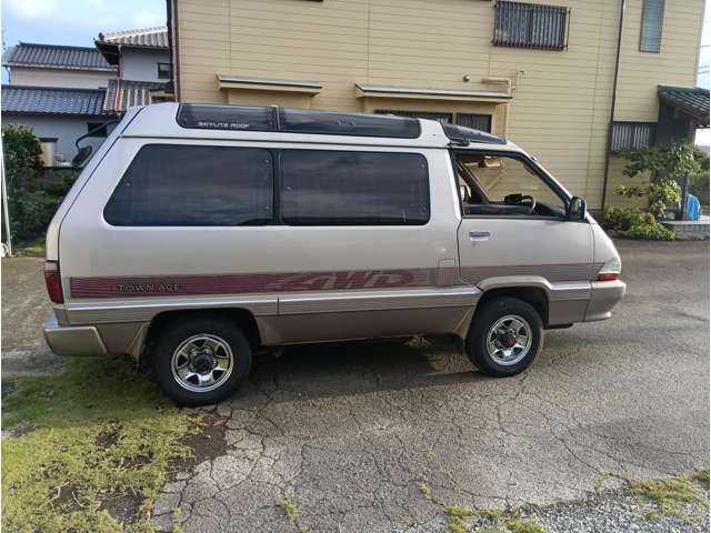 1991 Toyota TownAce – thumbnail 4