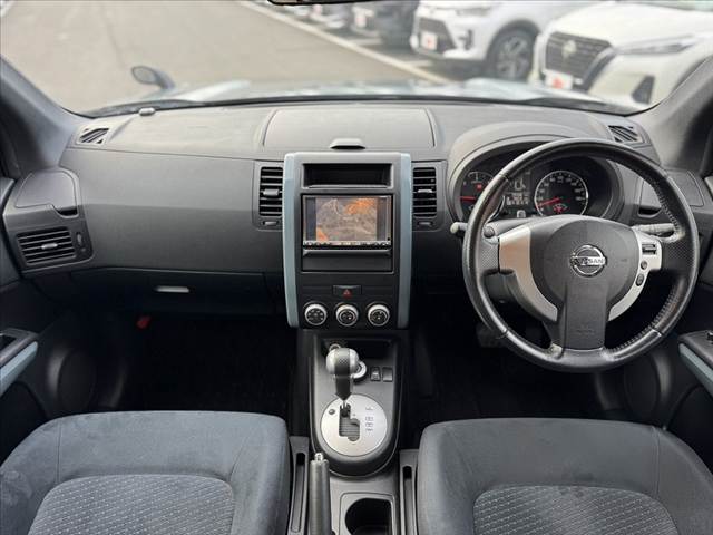 2010 Nissan X-Trail – thumbnail 2