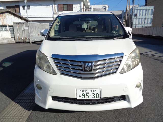 2010 Toyota Alphard – thumbnail 2