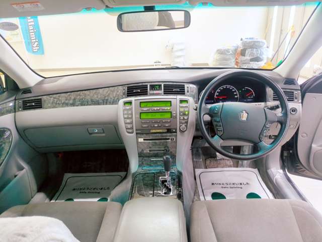 2005 Toyota Crown Royal – thumbnail 3