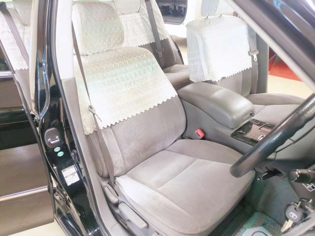 2005 Toyota Crown Royal – thumbnail 4