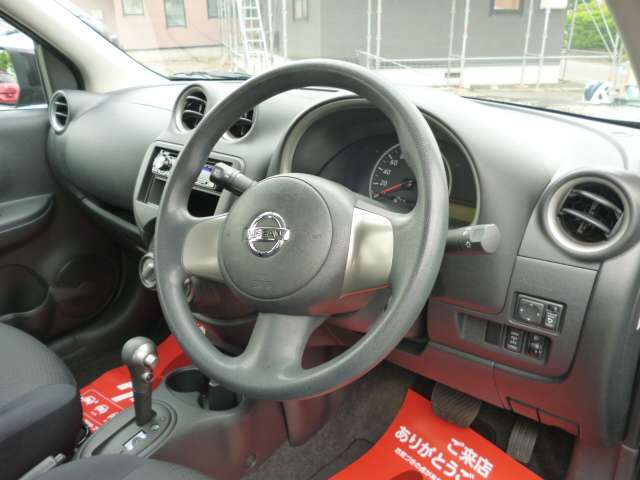 2010 Nissan March – thumbnail 2