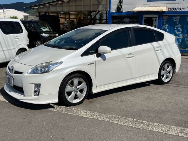 2010 Toyota Prius – thumbnail 2