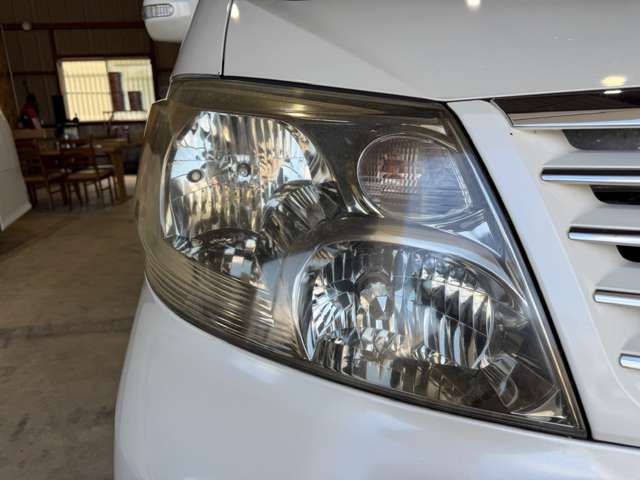 2004 Toyota Alphard – thumbnail 3